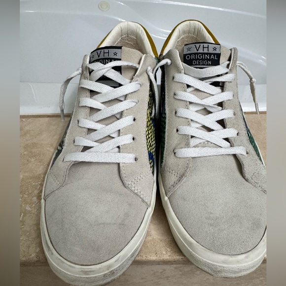 Distressed Vintage Havana Multi color snake print shoes, size 10. - Picture 4 of 7